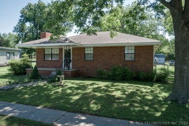 305 S Vine Ave, Cleveland, OK 74020 - photo 2