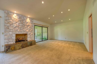 006_Dining Room
