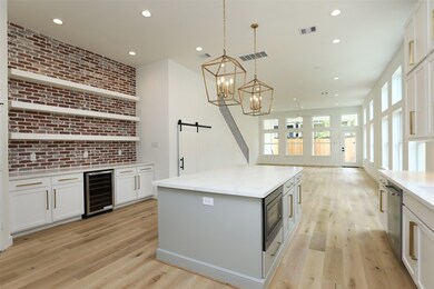 512 E 28th St, Houston, TX 77008 - photo 4