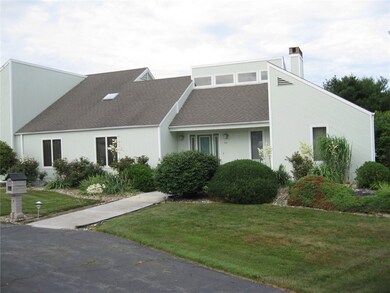 80 Seacrest Ln, Warwick, RI 02889 - photo 2