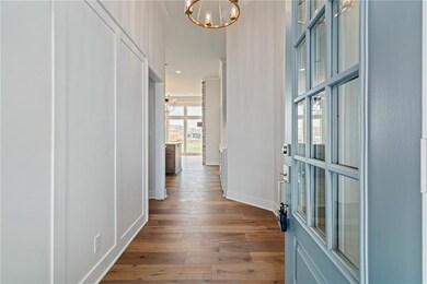 8153 Roundtree St, Lenexa, KS 66220 - photo 4