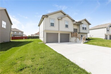 1015 Clayton Dr, Raymore, MO 64083 - photo 2