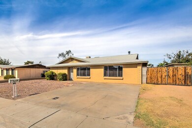 6908 W San Juan Ave-3