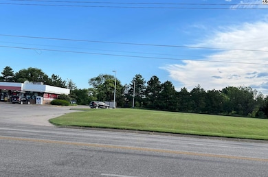 1207 E 1st St, McPherson, KS 67460 - photo 2