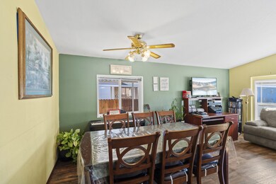 11_1570 s. peach steet, 90 - 11