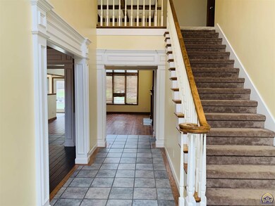 3725 SW Clarion Park Dr, Topeka, KS 66610 - photo 4