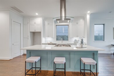 829 E 26th St, Houston, TX 77009 - photo 2