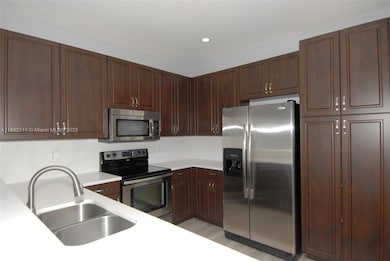 7636 Foxcroft Ln, Davie, FL 33328 - photo 7