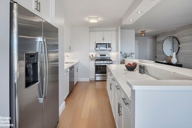 155 W 68th St unit 2005, New York, NY 10023 - photo 4