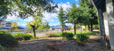 1575 Saint Andrews Dr, Redding, CA 96003 - photo 4