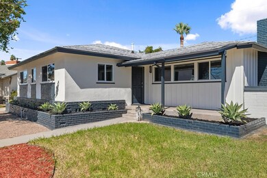 342 Echo Ct E, San Bernardino, CA 92404 - photo 2