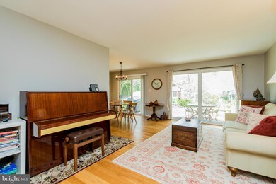 8510 Marquette St, Vienna, VA 22180 - photo 3