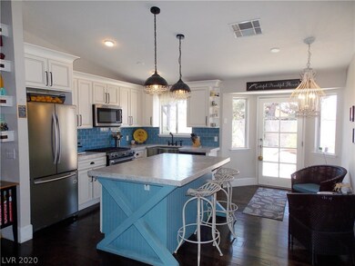 Amazing kitchen with quartz counters, custom cabin