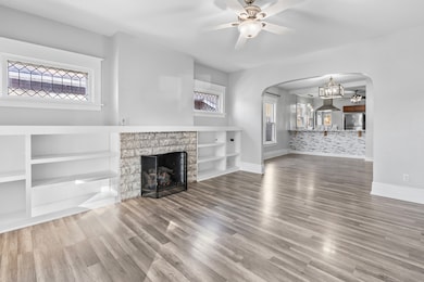 446 Seminary Ave, Aurora, IL 60505 - photo 2