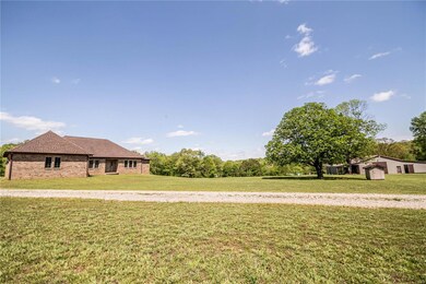 1107 Cr 462, Poplar Bluff, MO 63901 - photo 2