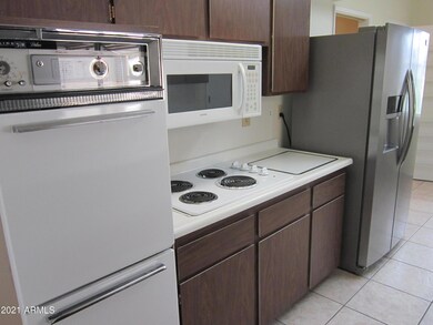 10328 W Kelso Dr unit 7, Sun City, AZ 85351 - photo 7