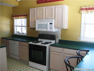Kitchen. Excellent Kitchen with Appliances Include