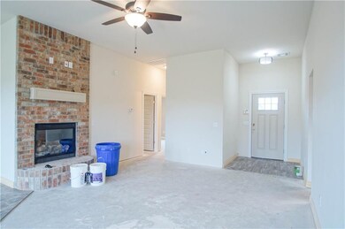 2122 Whispering Pine Blvd, Shawnee, OK 74804 - photo 5