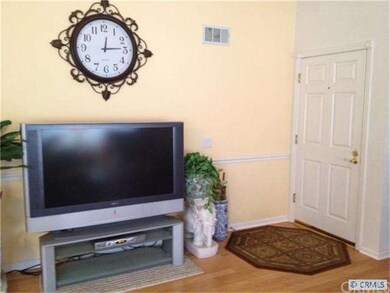 Entry/ Living room