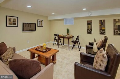 8905 Transue Dr, Bethesda, MD 20817 - photo 2