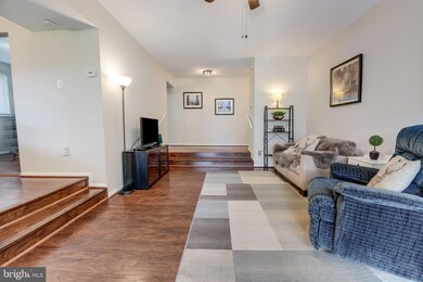 1627 Parkcrest Cir unit 101, Reston, VA 20190 - photo 5