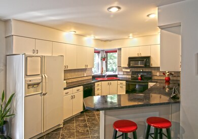 2511 Mcintosh Ave NE, Grand Rapids, MI 49525 - photo 7