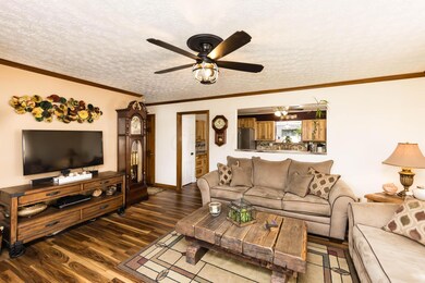 818 Stephen Dr W, Columbus, OH 43204 - photo 6