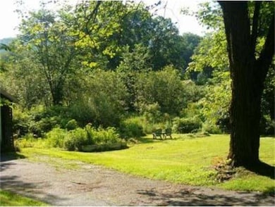 136 N Main St, South Deerfield, MA 01373 - photo 6