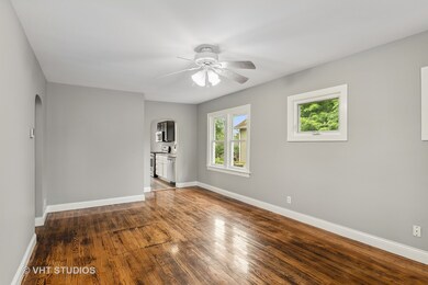 41 N Sumac Ave, Waukegan, IL 60085 - photo 4