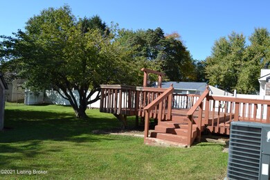 6814 Spourtland Dr, Louisville, KY 40228 - photo 5