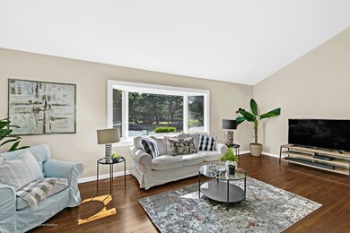 10 Roberts Ln Middletown NJ-large-010-01