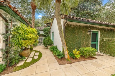 Casita to right