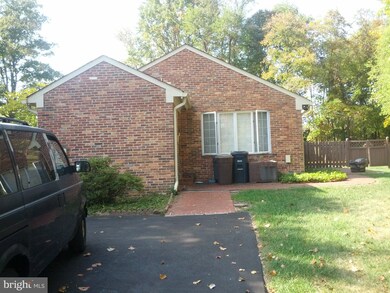 6106 Brooklyn Bridge Rd, Laurel, MD 20707 - photo 2
