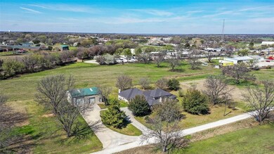 622 E Rock Island Ave, Boyd, TX 76023 - photo 3