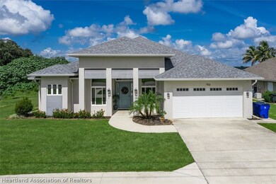 956 Lake Dr E, Lake Placid, FL 33852 - photo 3