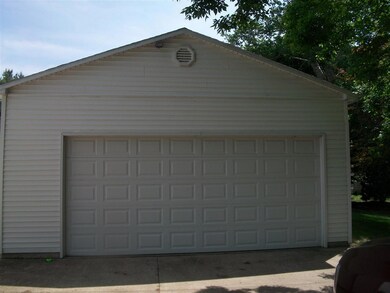 15814 N Brougham Dr, Chillicothe, IL 61523 - photo 2