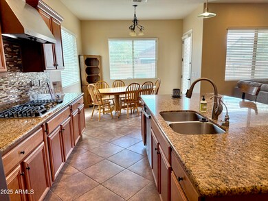2_Kitchen dining