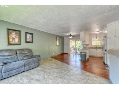 827 NW 6th St, Pendleton, OR 97801 - photo 7