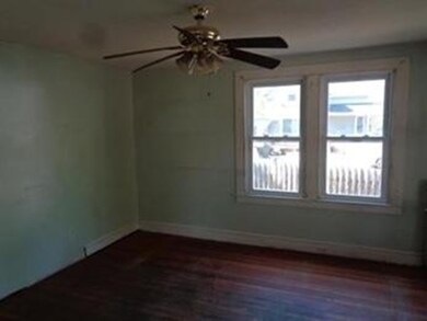 16 Emily St, Springfield, MA 01109 - photo 5