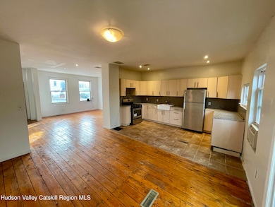 438 Carroll St, Hudson, NY 12534 - photo 6