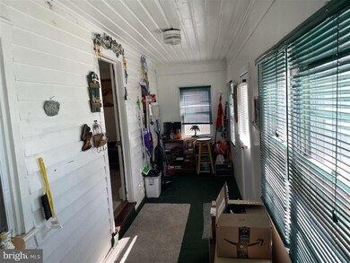 509 Pershing Ave, Darby, PA 19023 - photo 7