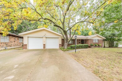 1120 Hurstview Dr, Hurst, TX 76053 - photo 2