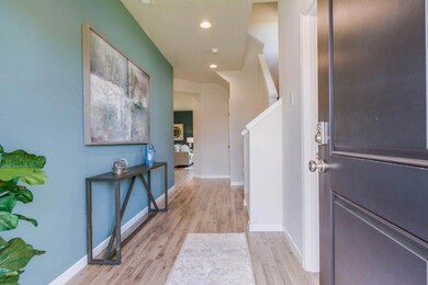 Hampton Entry