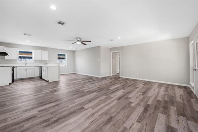 11638 Kirkhollow Dr, Houston, TX 77089 - photo 5