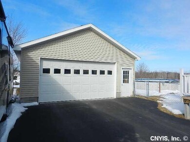 Parking Lot/Garage