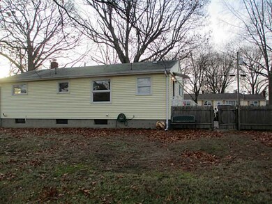 27 Wellington Ave, Warwick, RI 02886 - photo 2