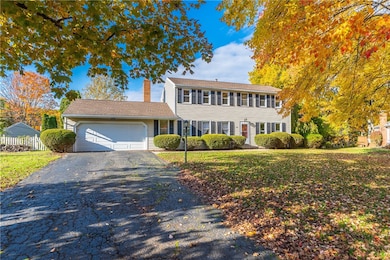 10 Buttonwood Cir, Fairport, NY 14450 - photo 2