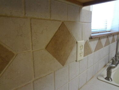 1061 Mimosa Ave, Alamogordo, NM 88310 - photo 4