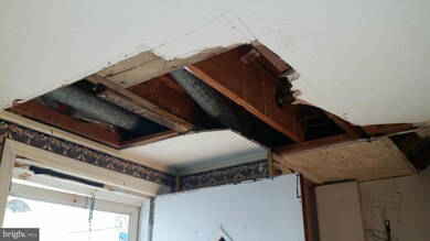 1046 Foxwood Ln, Essex, MD 21221 - photo 4