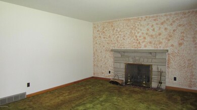 6108 E Manslick Rd, Louisville, KY 40219 - photo 2